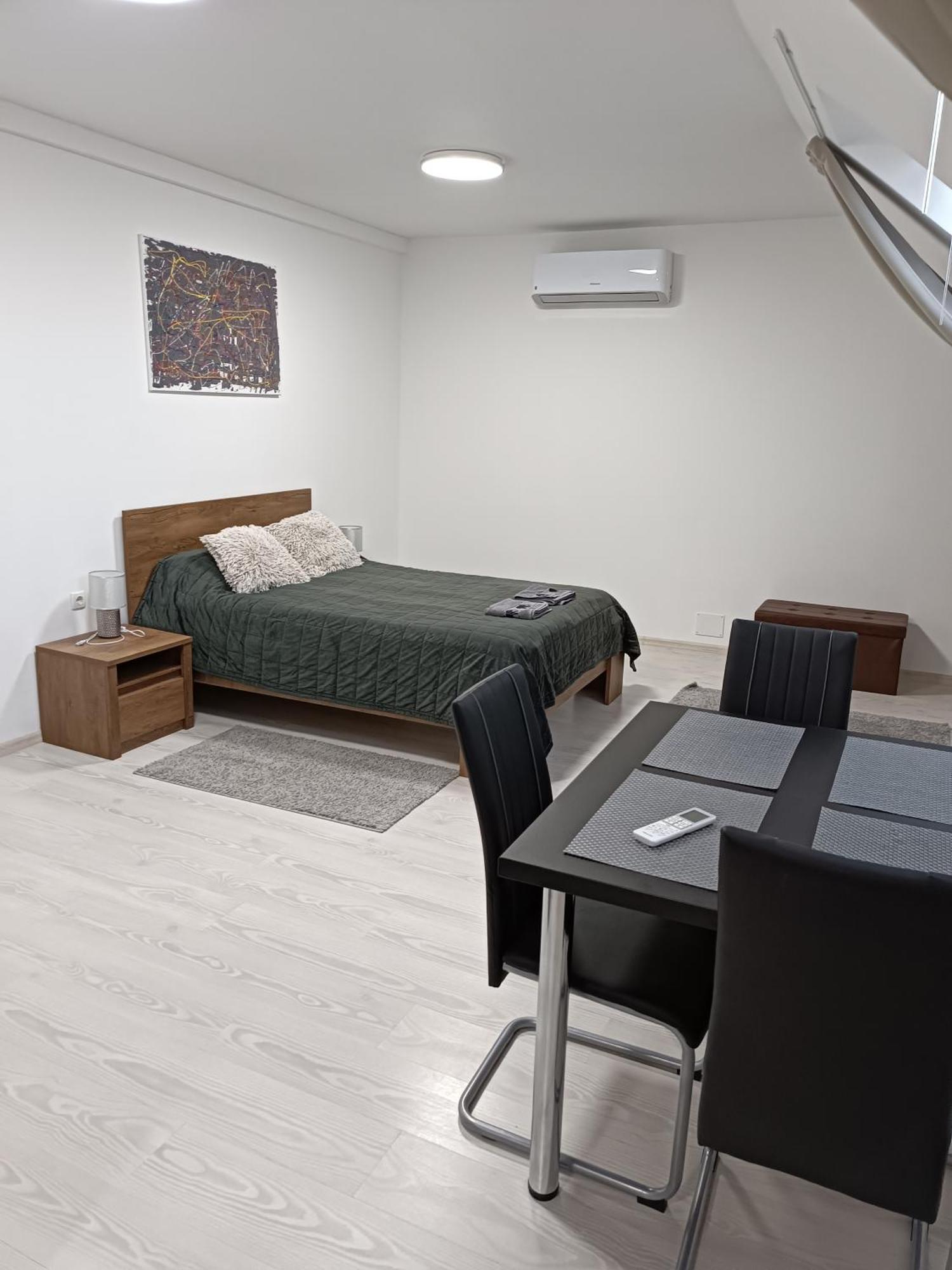 Mira Apartman เดเบรตเซน ภายนอก รูปภาพ