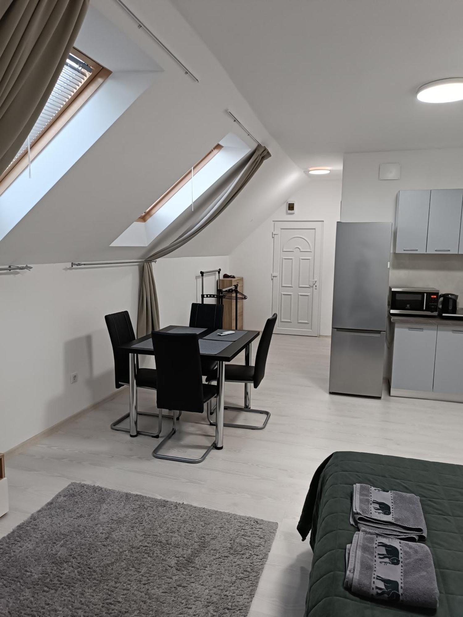 Mira Apartman เดเบรตเซน ภายนอก รูปภาพ