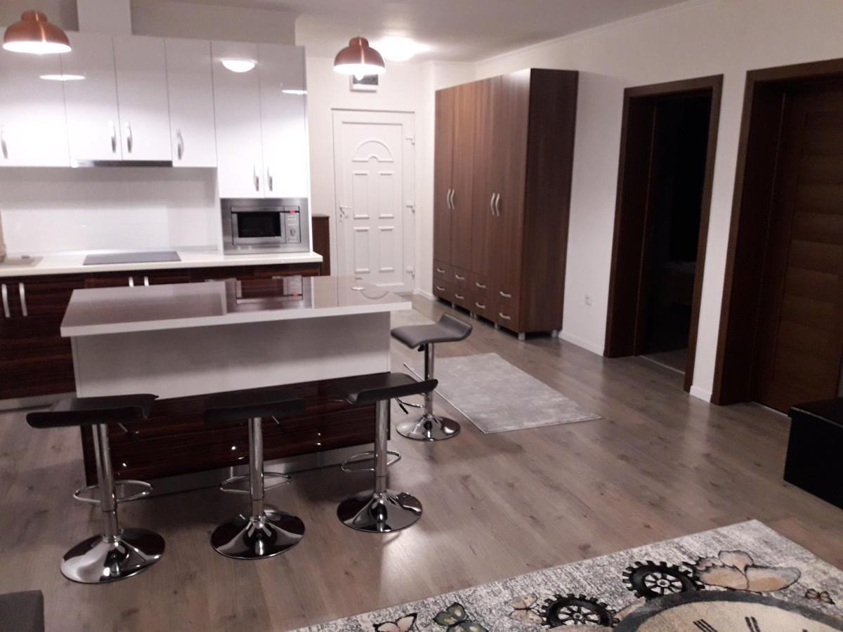 Mira Apartman เดเบรตเซน ภายนอก รูปภาพ